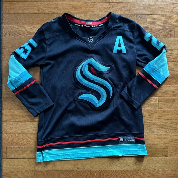 Fanatics Seattle Kraken Jersey Women’s medium - Picture 1 of 4